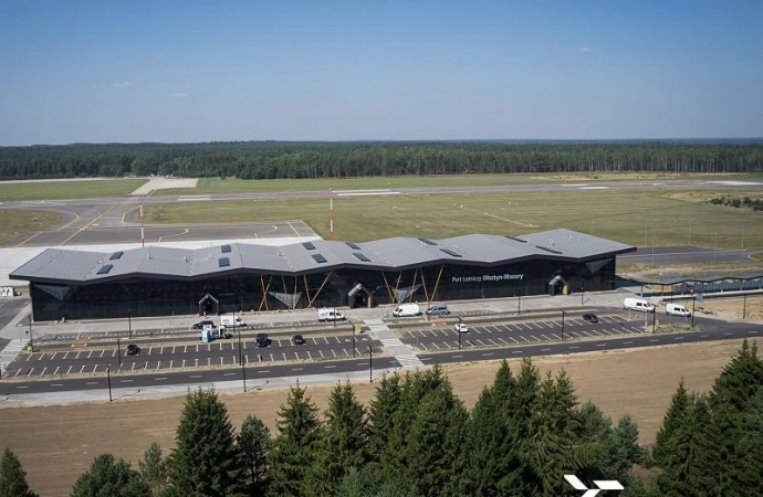 {Powstała linia autobusowa łącząca port lotniczy Olsztyn-Mazury z Mikołajkami.}